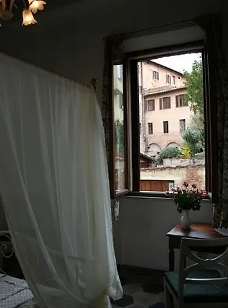 Le Camerine Di Silvia 2 ホテル シエーナ